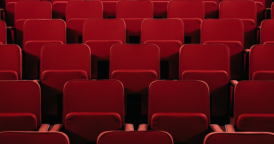 Blick auf die Stühle im Kleinen Theater in Garmisch-Partenkirchen | © Best of the alps/Ian Ehm