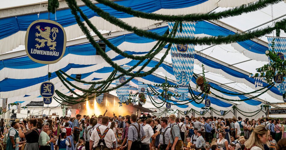 Blick in das Festzelt während der Festwoche in Garmisch | © GaPa Tourismus GmbH/ Christian Stadler
